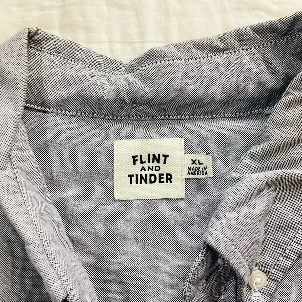 Men’s Flint‎ & Tinder USA Long Sleeve Button Down Shirt Navy/white XL.